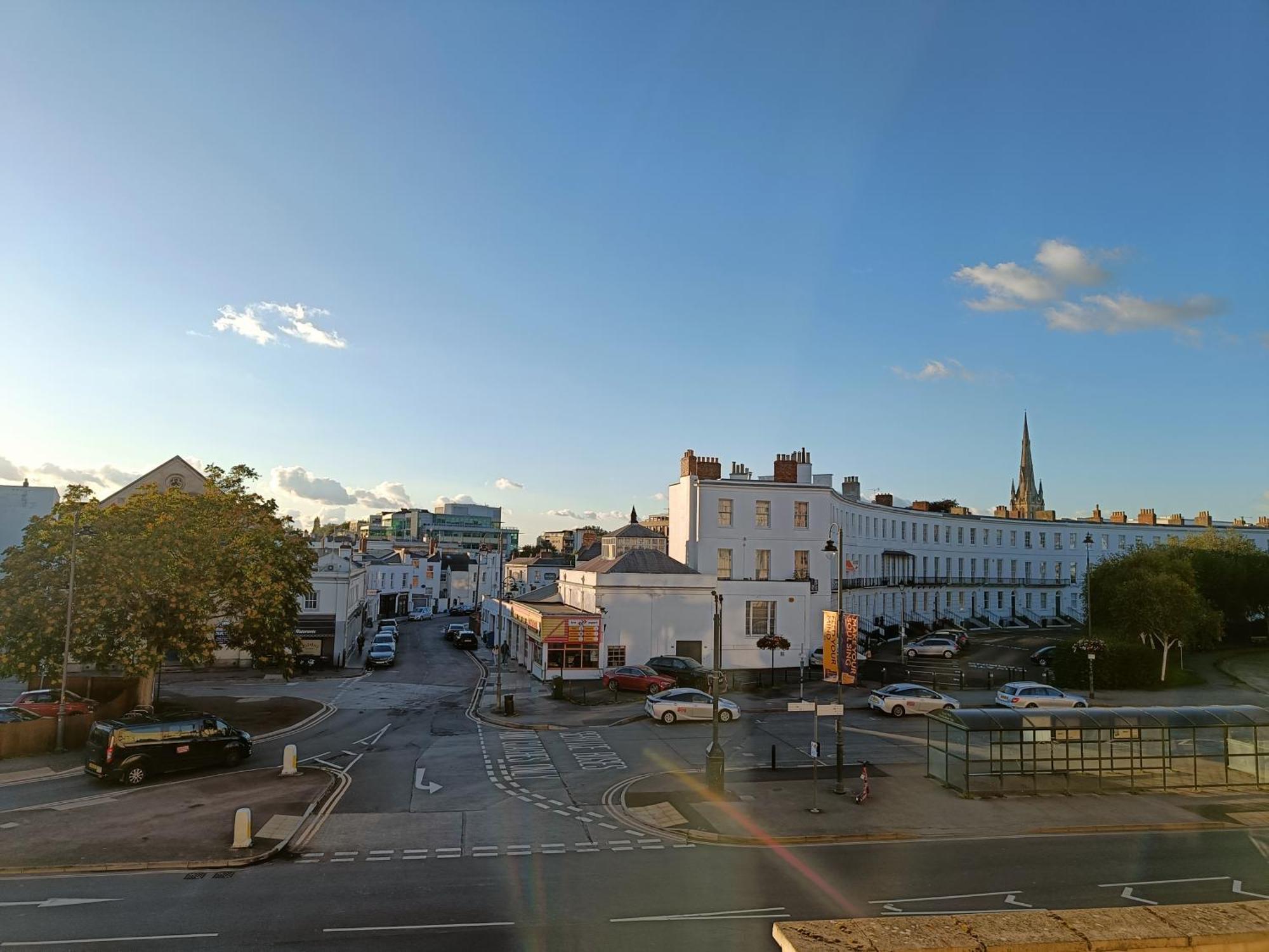 Rooms On The Prom Cheltenham Rum bild