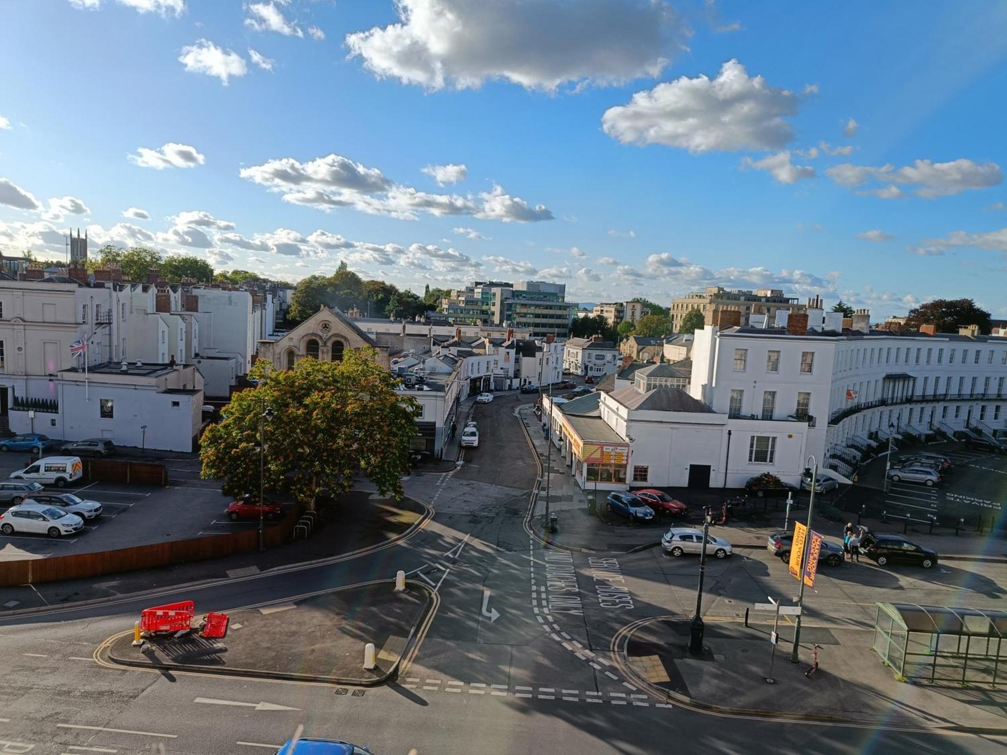 Rooms On The Prom Cheltenham Rum bild